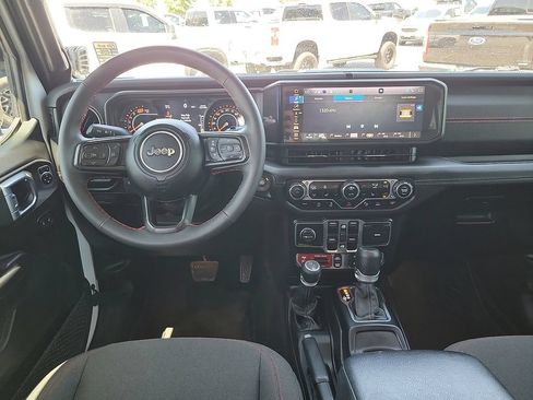 Used 2024 Jeep Wrangler Unlimited Rubicon w/ Technology Group AWD/4WD image 10
