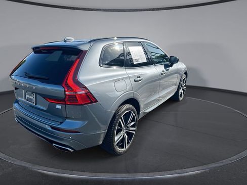 Used 2021 Volvo XC60 T8 R-Design w/ Advanced Package AWD/4WD image 11