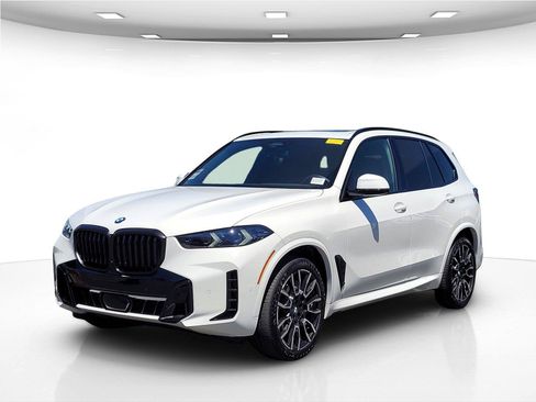 Used 2025 BMW X5 xDrive40i w/ M Sport Package AWD/4WD image 11