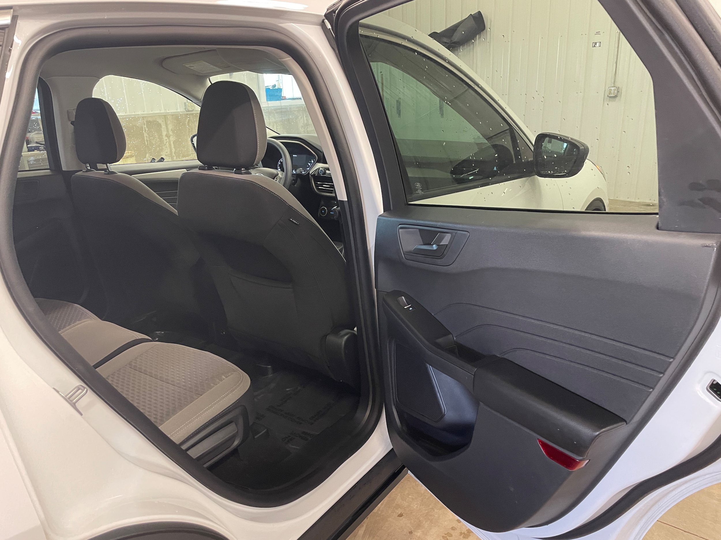 Used 2022 Ford Escape SE AWD/4WD image 27