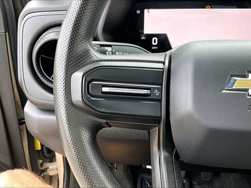 Used 2024 Chevrolet Colorado W/T image 12