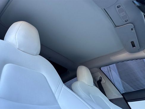 Used 2019 Tesla Model 3 Long Range image 16