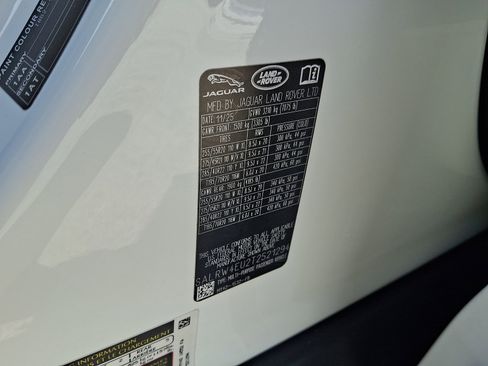 New 2026 Land Rover Discovery Limited Edition image 21