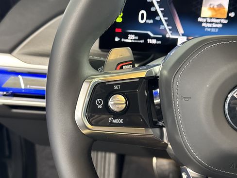 Used 2026 BMW 740i w/ Premium Package image 23