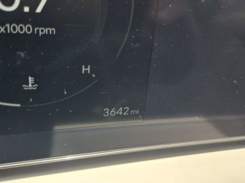 Used 2025 Hyundai Tucson Limited AWD/4WD image 24