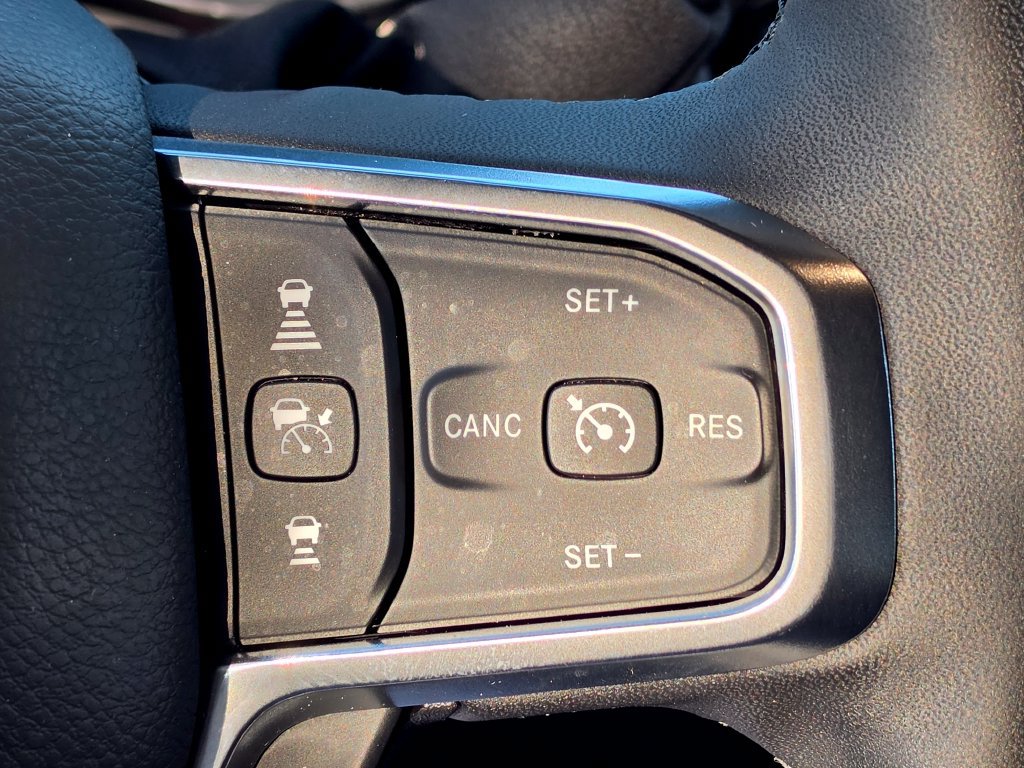 Used 2025 RAM 2500 Laramie AWD/4WD image 18