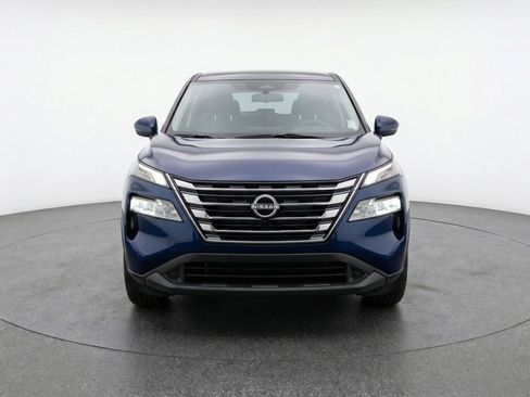 Used 2025 Nissan Rogue SV AWD/4WD image 2