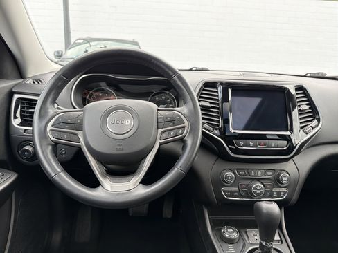 Used 2021 Jeep Cherokee Limited image 13