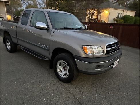 Used 2000 Toyota Tundra SR5 image 2