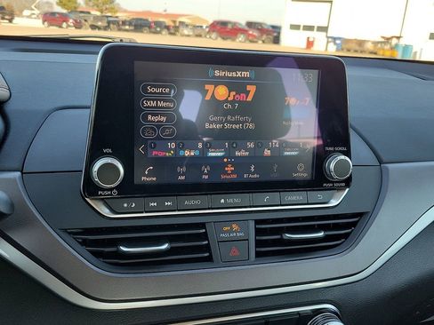 Used 2025 Nissan Altima 2.5 SR image 14