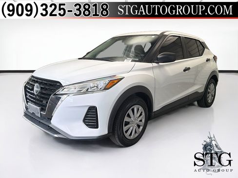 Used 2022 Nissan Kicks S FWD image 1