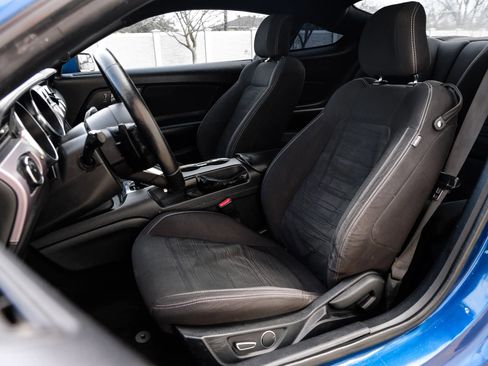Used 2017 Ford Mustang GT RWD image 20