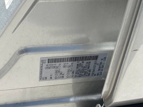 Used 2025 Nissan Rogue SV FWD image 14