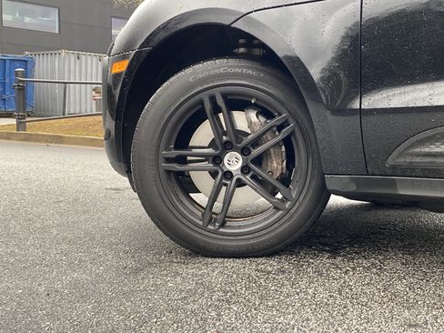 Used 2023 Porsche Macan image 11