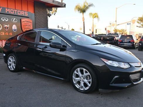 Used 2018 Chevrolet Volt Premier w/ Driver Confidence Package image 14