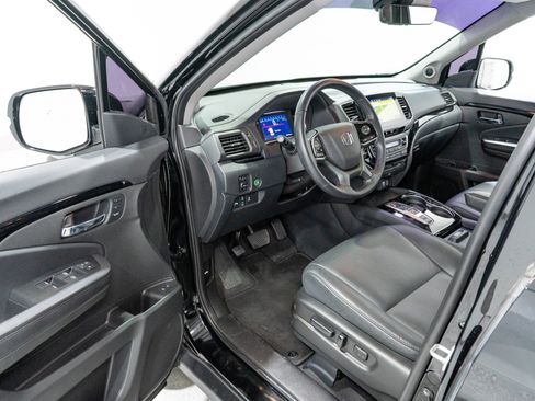 Used 2021 Honda Pilot Touring image 12