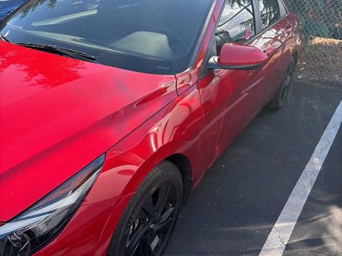 Used 2023 Hyundai Elantra SEL image 2