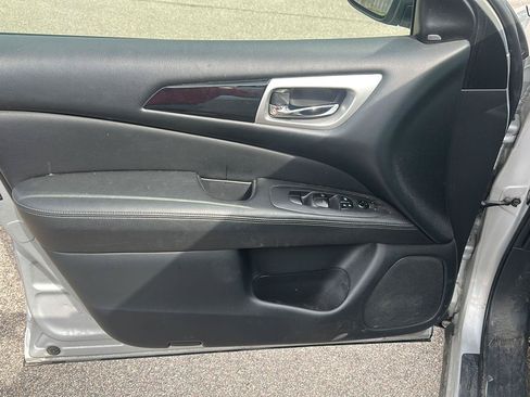 Used 2020 Nissan Pathfinder SV AWD/4WD image 9
