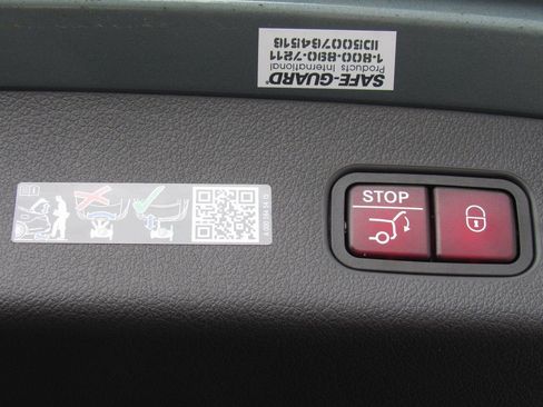 New 2026 Mercedes-Benz GLC 300 4MATIC image 23