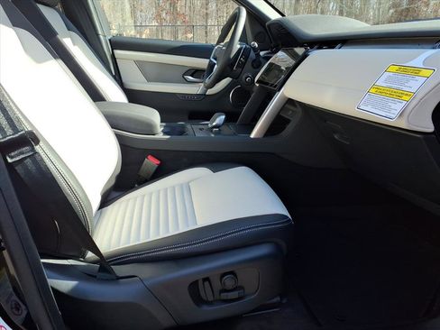 New 2026 Land Rover Discovery Sport Landmark image 3