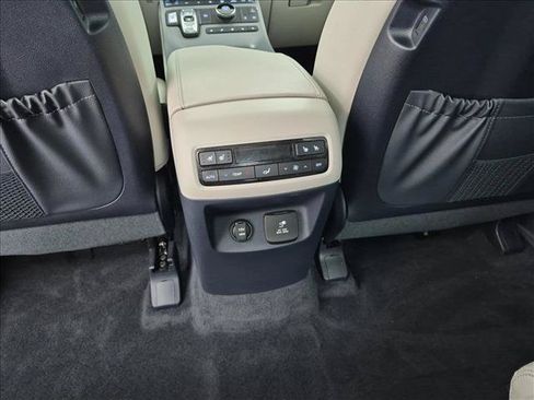 Used 2023 Hyundai Palisade Limited FWD image 19