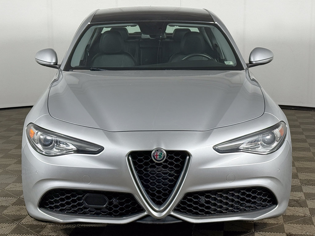 Used 2018 Alfa Romeo Giulia AWD image 11