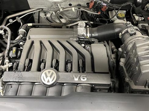 Used 2021 Volkswagen Atlas SEL Premium image 29