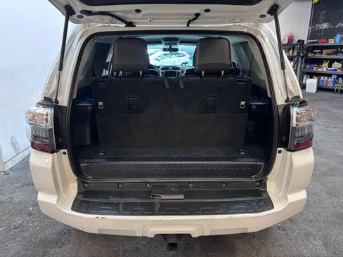 Used 2016 Toyota 4Runner SR5 AWD/4WD image 23