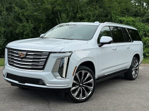 Used 2026 Cadillac Escalade ESV Platinum Luxury AWD/4WD image 1