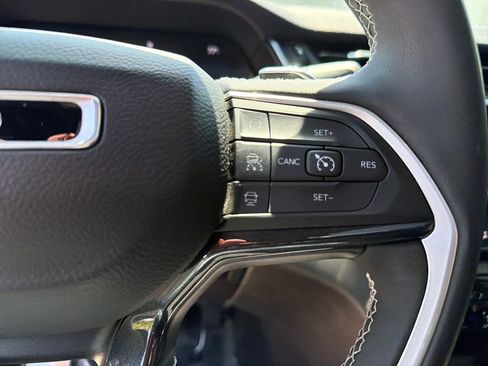 Used 2023 Jeep Grand Cherokee L Laredo AWD/4WD image 23