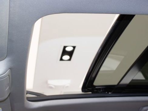 Used 2023 Cadillac XT4 Luxury w/ Cold Weather Package image 19