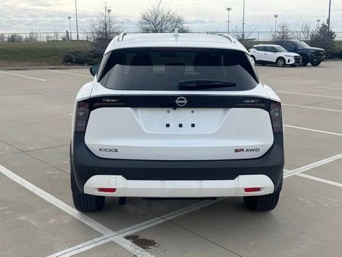 New 2025 Nissan Kicks SR w/ SR Premium Package image 7