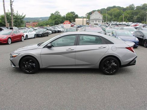 Used 2026 Hyundai Elantra Sport FWD image 5