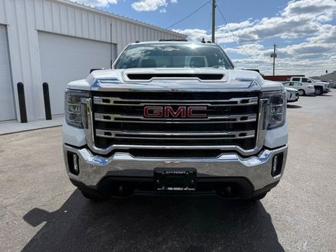 Used 2022 GMC Sierra 2500 SLE w/ SLE Convenience Package AWD/4WD image 2