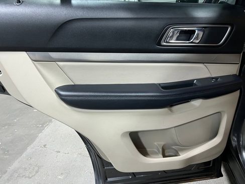 Used 2018 Ford Explorer XLT w/ Equipment Group 202A image 20