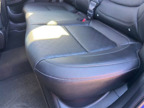 Used 2023 Kia Seltos SX image 28