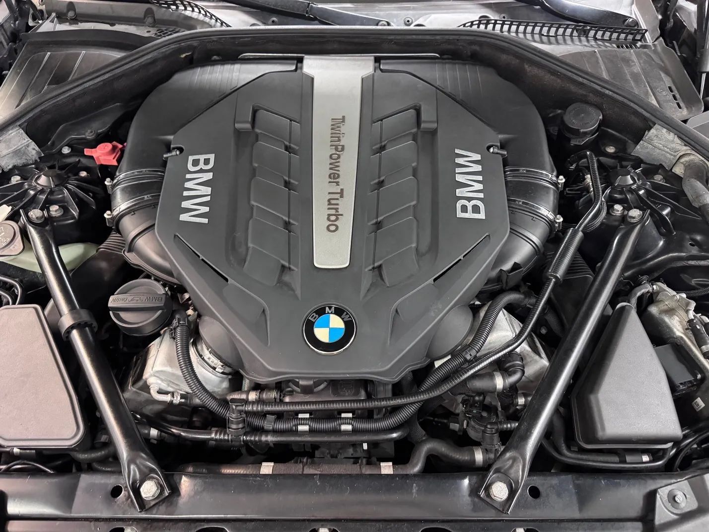 Used 2014 BMW 750Li RWD image 11