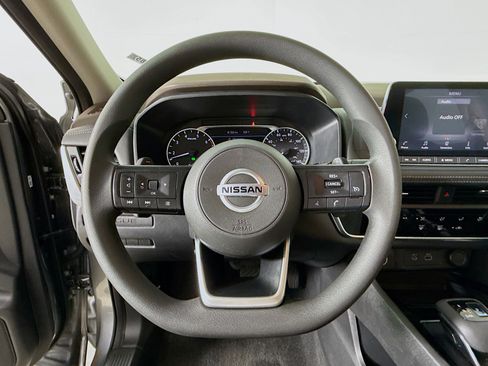 Used 2021 Nissan Rogue S image 11