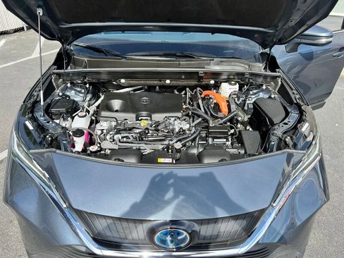 Used 2024 Toyota Venza LE AWD/4WD image 42