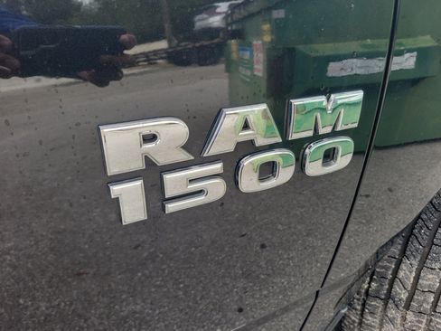 Used 2017 RAM 1500 Express RWD image 9