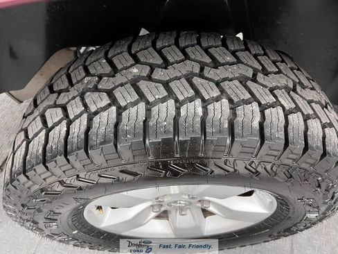 Used 2021 RAM 1500 Classic SLT image 14