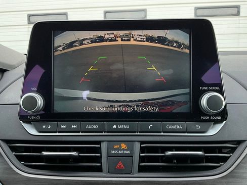 Used 2025 Nissan Altima 2.5 SV image 30