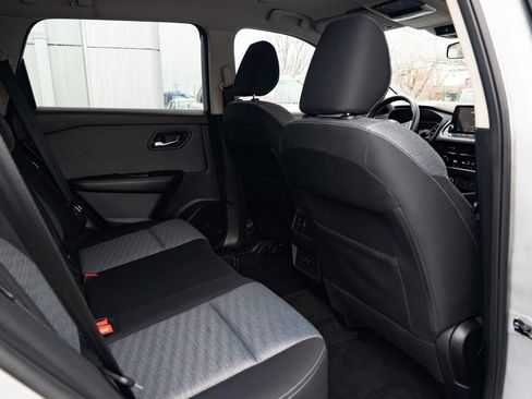 Used 2022 Nissan Rogue SV image 23