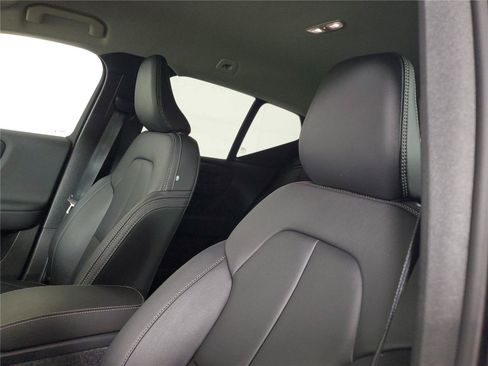 Certified 2026 Volvo XC40 B5 Core w/ Climate Package AWD/4WD image 23