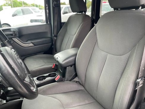 Used 2018 Jeep Wrangler Unlimited Sport S image 12