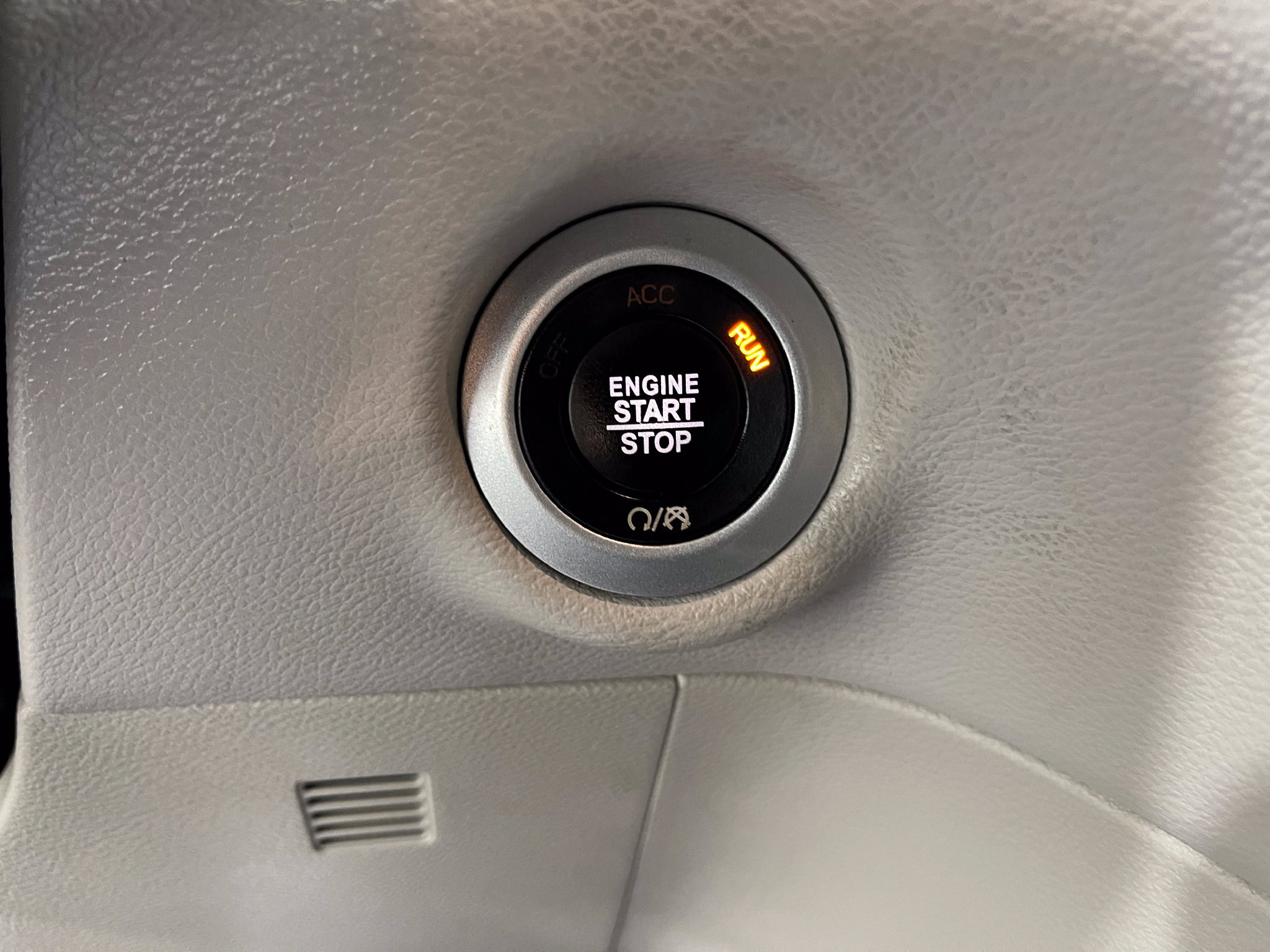 Used 2019 Chrysler Pacifica Touring-L FWD image 19