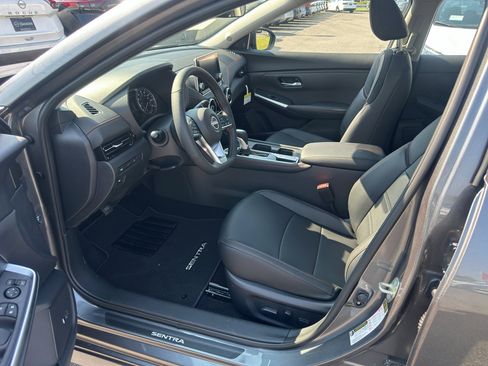 New 2025 Nissan Sentra SR w/ SR Premium Package image 11