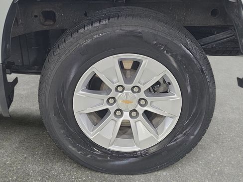 Used 2025 Chevrolet Silverado 1500 LT AWD/4WD image 30