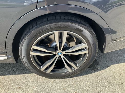 Used 2021 BMW X7 xDrive40i w/ M Sport Package AWD/4WD image 28