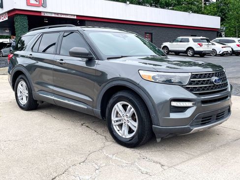 Used 2020 Ford Explorer XLT w/ Equipment Group 202A RWD image 2